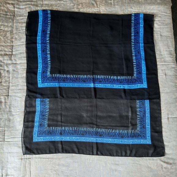 Croft & Barrow swim cover up scarf. - Picture 5 of 7